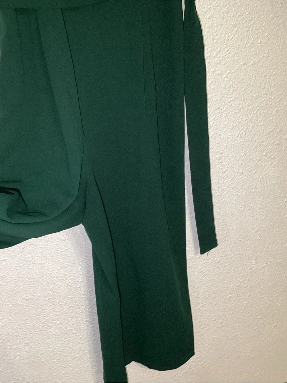 Calvin Klein women’s Sleeveless V-Neck Wide-Leg Jumpsuit in Deep Green size 12